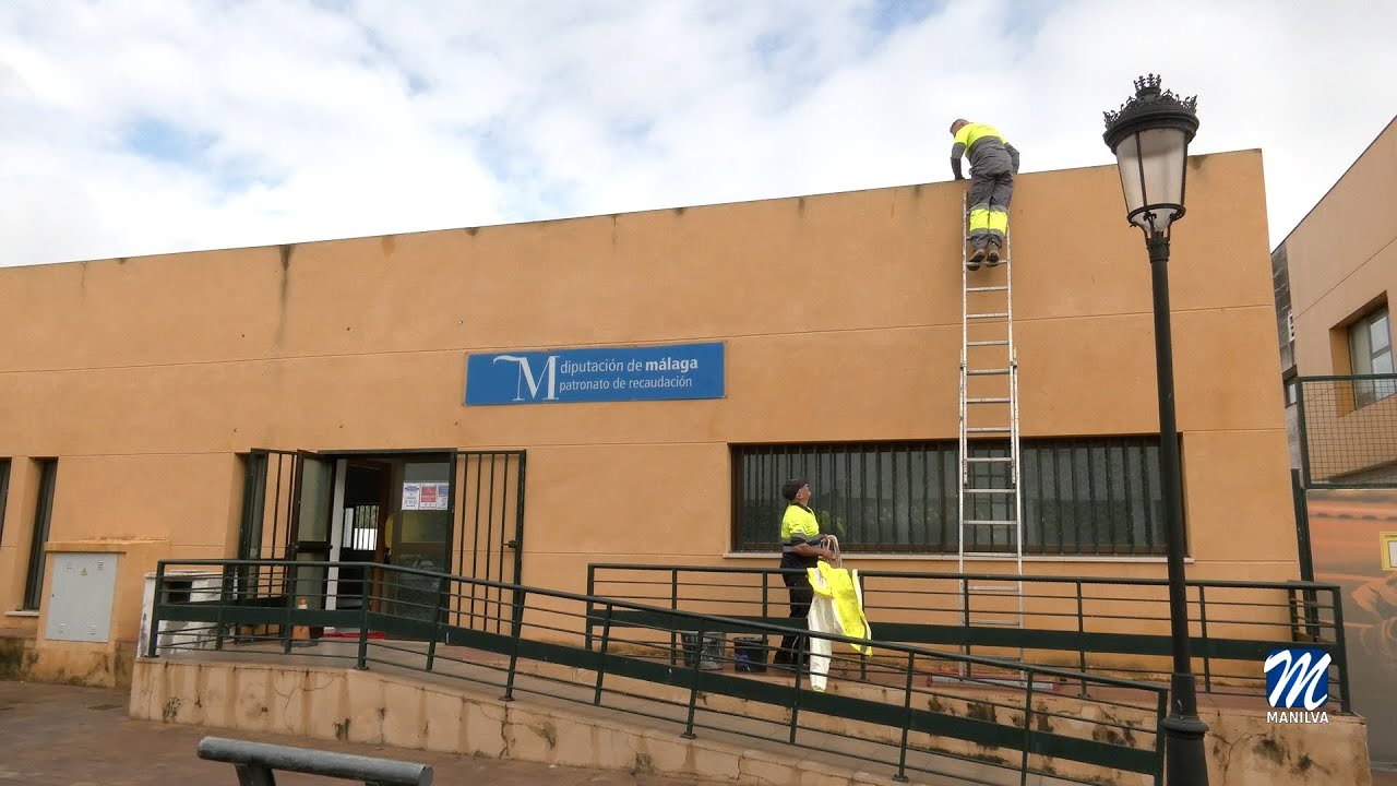 Trabajos de reparación en la Sala Multiusos de Sabinillas