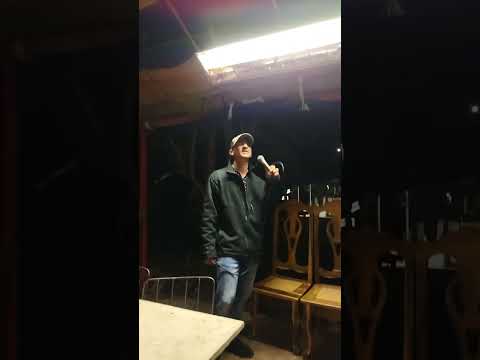 Imitando a Eros Ramazzotti