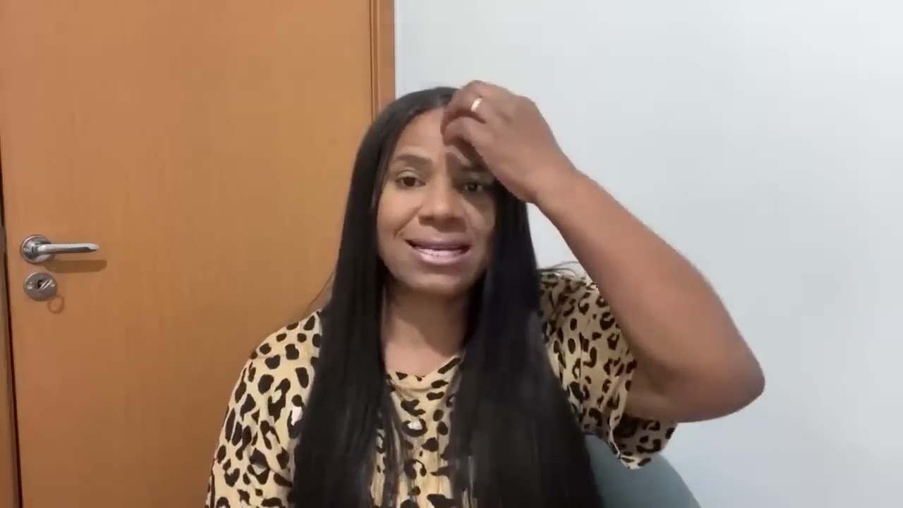 TEM GENTE te observando admirando porque te acho muito DIFERENTE FARÁ PROPOSTA REALIZARÁ um sonho