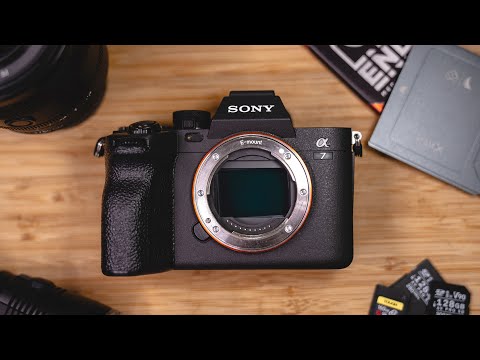 Camera SHOWDOWN Sony A7IV Vs A7SIII? Which Is Best For Filmmaking? | Sony A7IV Review