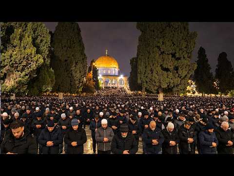 Incredible Scene 70,000 Muslims Offer Tarawih at Al Aqsa Mosque