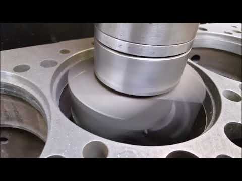 Motorblock für Übermaß Laufbuchsen aufbohren