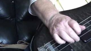 Video thumbnail for Peavey International series Bass (SOLD) by moleman1961