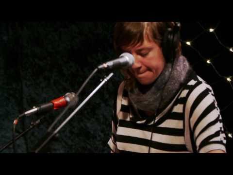 tUnE-yArDs - Gangsta (Live on KEXP)