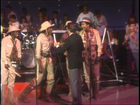 Dick Clark Interviews Lakeside- American Bandstand 1984
