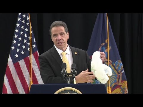 NY Governor Andrew Cuomo Signs Ban On Plastic Bags