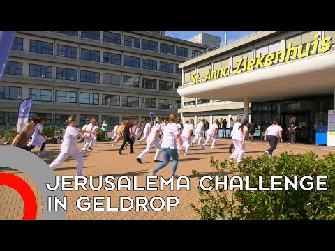 Dansend personeel bij St. Anna Ziekenhuis