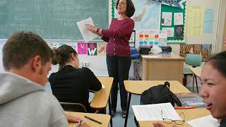Italien verabschiedet umstrittenes Schulgesetz: Keine Burka im Unterricht