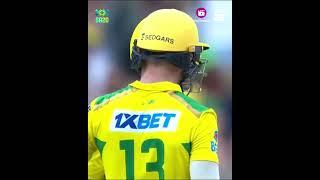 Faf du Plessis brings up his half century in style
