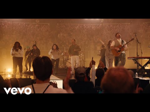 Kari Jobe, Cody Carnes, Passion - Who Else (Live From Passion 2025)