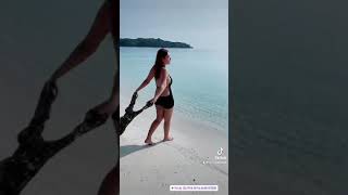 Download lagu Novi Sasmita di Pulau Dolphin Kepulauan Seribu mp3