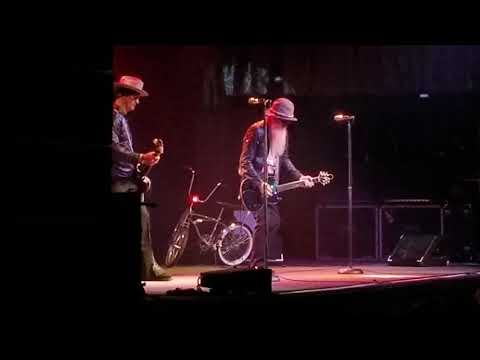 Billy F. Gibbons - "Sharp Dressed Man" - LIVE - Billy Bob's - Fort Worth, Texas - Nov 10th, 2018