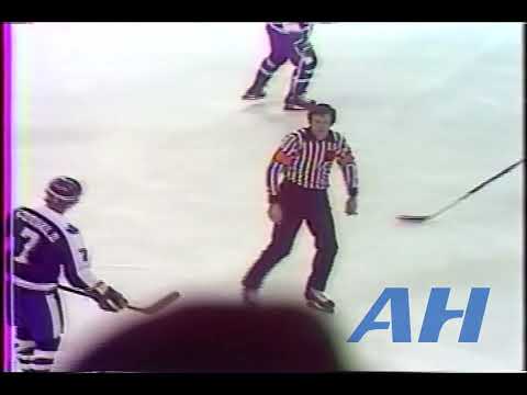 NHL Apr. 10, 1979 Bill Clement,ATL v Dave Williams,TOR (slash) Toronto Maple Leafs Atlanta Flames