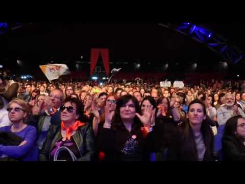 De Magistris choc: «Renzi, vattene a casa: devi avere paura, ti devi cacare sotto»