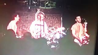 Screeching Weasel- Veronica hates me Live at Ice house saloon 4/12/1993
