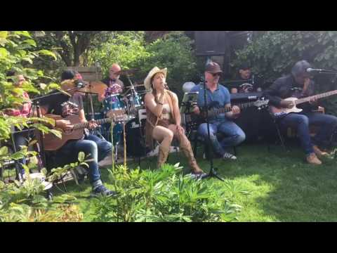 Valerie (Amy Winehouse cover) by The Jody Kailola Band