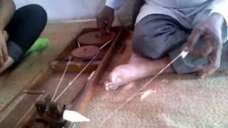 how to make thread from cotton with spinning wheel Gandhi Ashram Ahmadabad #Vivek_D