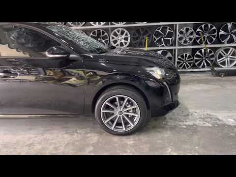 Peugeout 208 nas 17” com pneus 205/50R17