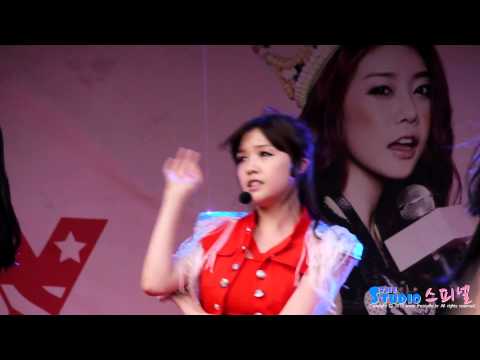 Girl's day Min Ah dancing and singing 4