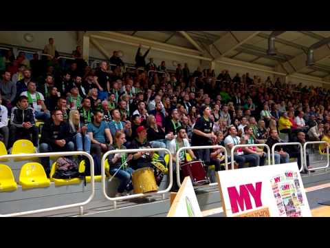 Fanúšikovia BC Prievidza v Leviciach