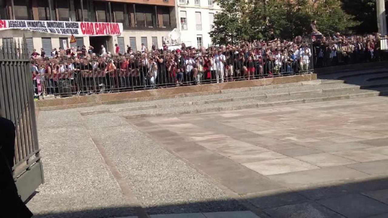 L'arrivo di Marotta al funerale di Baresi a Milano
