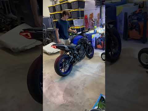 Yamaha MT-07 Cold Start Idle - Akra Carbon Full System