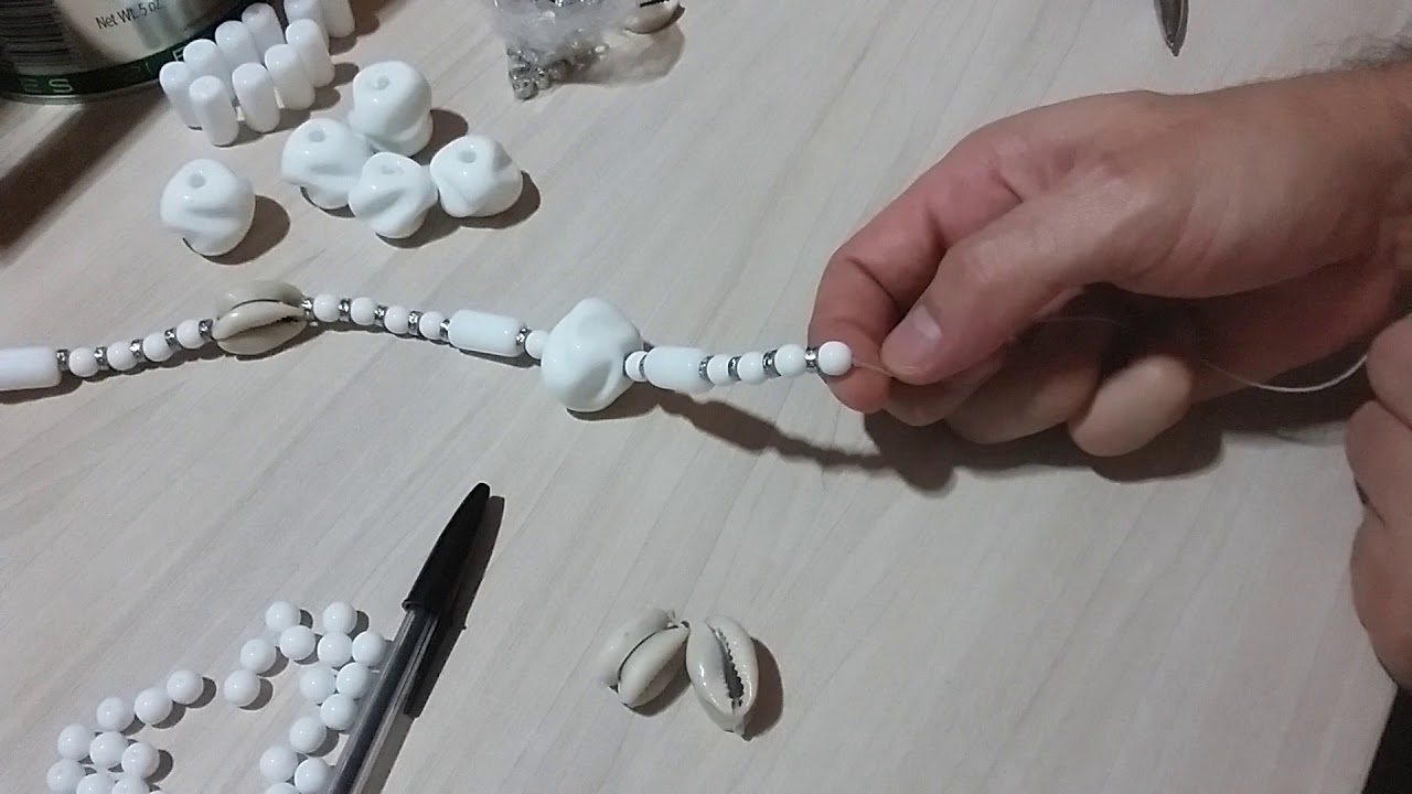 Guia De Oxalá Com Detalhes De Ferro.