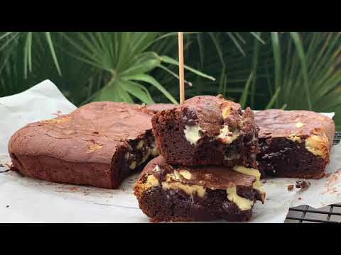 Beyaz çikolata parçalı brownie
