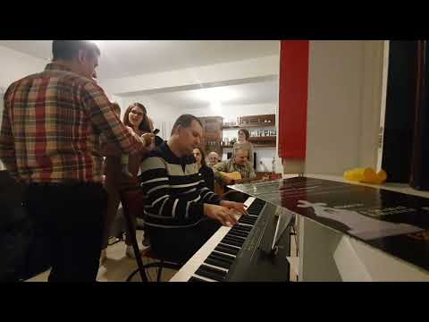 Eram jos in pacat - Pianistul Azs si prietenii