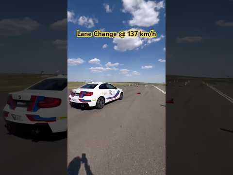 Emergency Lane Change at 137 km/h - BMW 2 Series and 4 Series