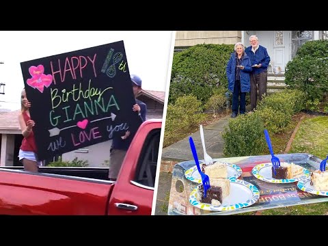 朋友們裝飾汽車，為社會上遙遠的生日派對服務 (Friends Decorate Cars for Socially Distant Birthday Party)