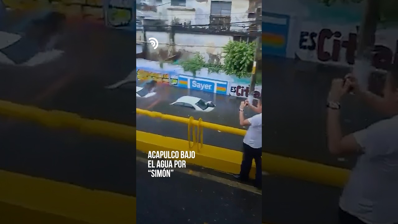 ¡Acapulco bajo el agua! Lluvias de Simón dejan vehículos atrapados e inundaciones 🌧️🚗