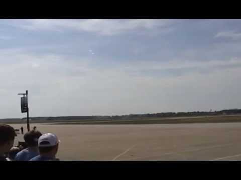 Langley AFB Airshow 2009 - USAF Thunderbirds (Part 2)