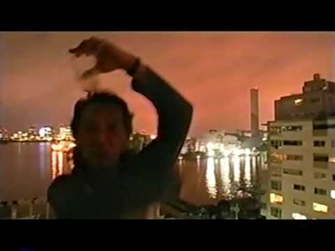 チャー　char -T's studio 15 -9（スタジオ外で一服）