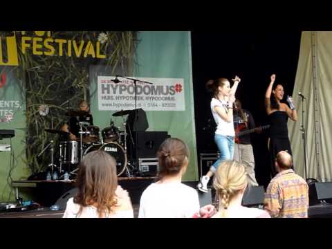 Leah Rosier And The Two Rootsband - 09-05-2013 - Bergen op Zoom GebouwT Outdoor Festival