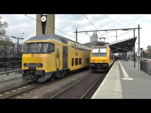 DD-AR vertrekt uit station Tilburg - 24 april 2017