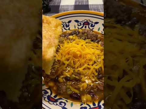 I made chili and corn bread for dinner 😋 yum!