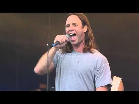 Reef 'Place Your Hands' live Carfest North 04.08.13 HD