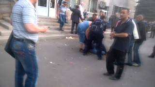 Расстрел мирных людей в Красноармейске май 2014 - Видео онлайн