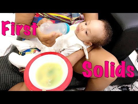 FEEDING MY 3 MONTHS BABY SOLID FOOD (HOMEMADE APPLE PUREE) | I WAS SHOCKED BY HER REACTION
