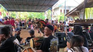 Download lagu Babak sore jathilan Satrio bhatara muda seniman ndeker mp3