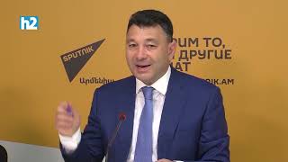 Դե մենք իրանց 7 շրջանն էինք գրավել, հիմա էլ Ադրբեջանի հերթն ա. Շարմազանովը թարգմանել է Փաշինյանին