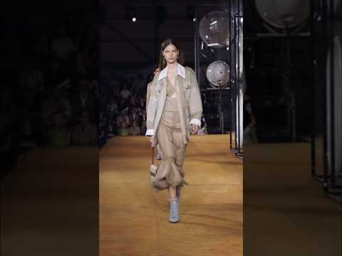 Faretta walking for Burberry SS20 #burberry #model #runway #shorts