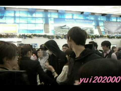 MBLAQ 111121 in Taiwan airport