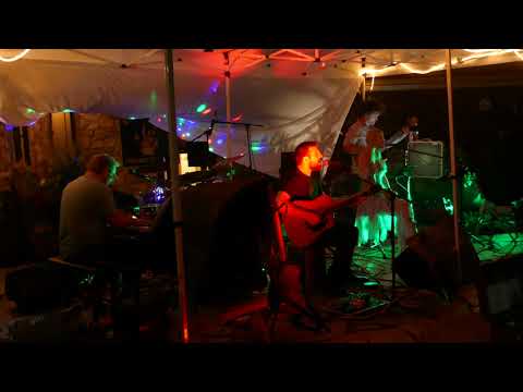 Mike Miz and Zandi Holup Duo -  Ed Rocks Outdoor Listening Room  - 2021-07-09 - 4K