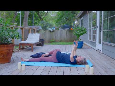 🧘‍♀️ Loosen Up! Gentle Yoga for Flexible & Vibrant Aging! ✨