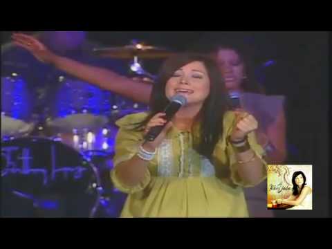 Digno y Santo    Revelation Song            Kari Jobe
