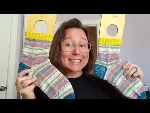 A Lefty Knitter Podcast - Episode 85