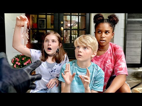 Austin - Zoom ft. Evie, Delilah (Music Video)