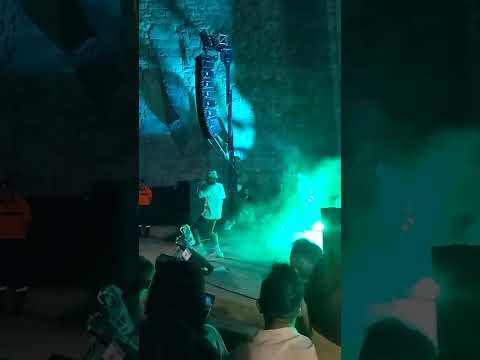 Bejo directo en Mallorca. Patio de la catedral